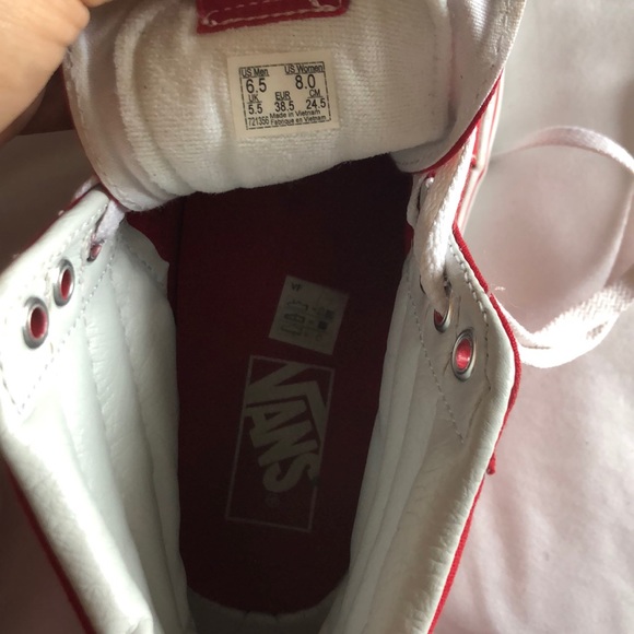Red vans barley worn . - Picture 5 of 5